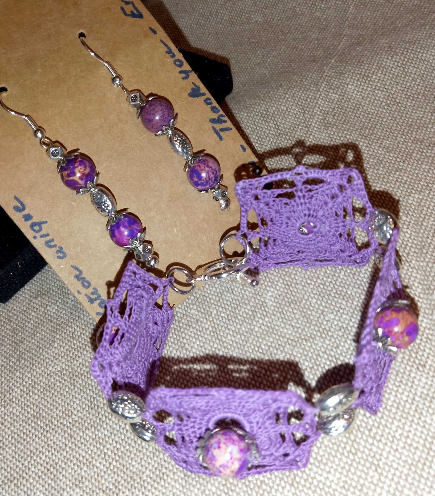 Ensemble Dorothée violet bracelet et boucles d'oreilles