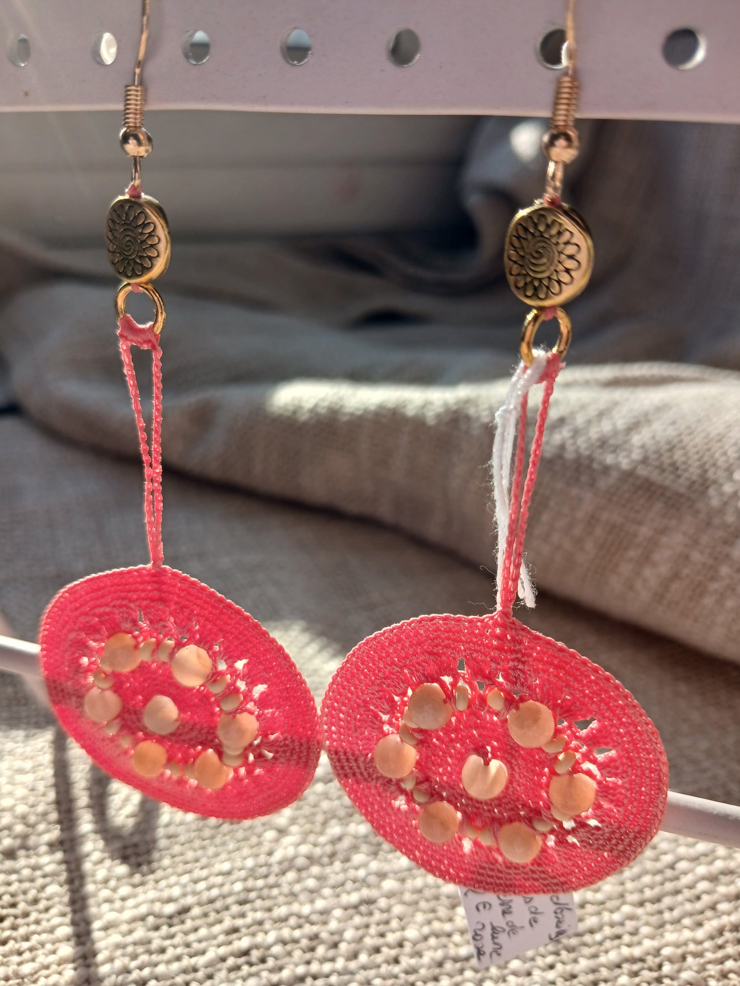 Boucles d'oreilles Crochet Corail – Perles de Pierre de Lune Rose