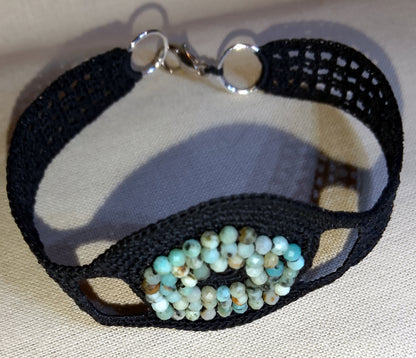 Bracelet Nancy noir perles de turquoises africaines fait main France crochet artisanal