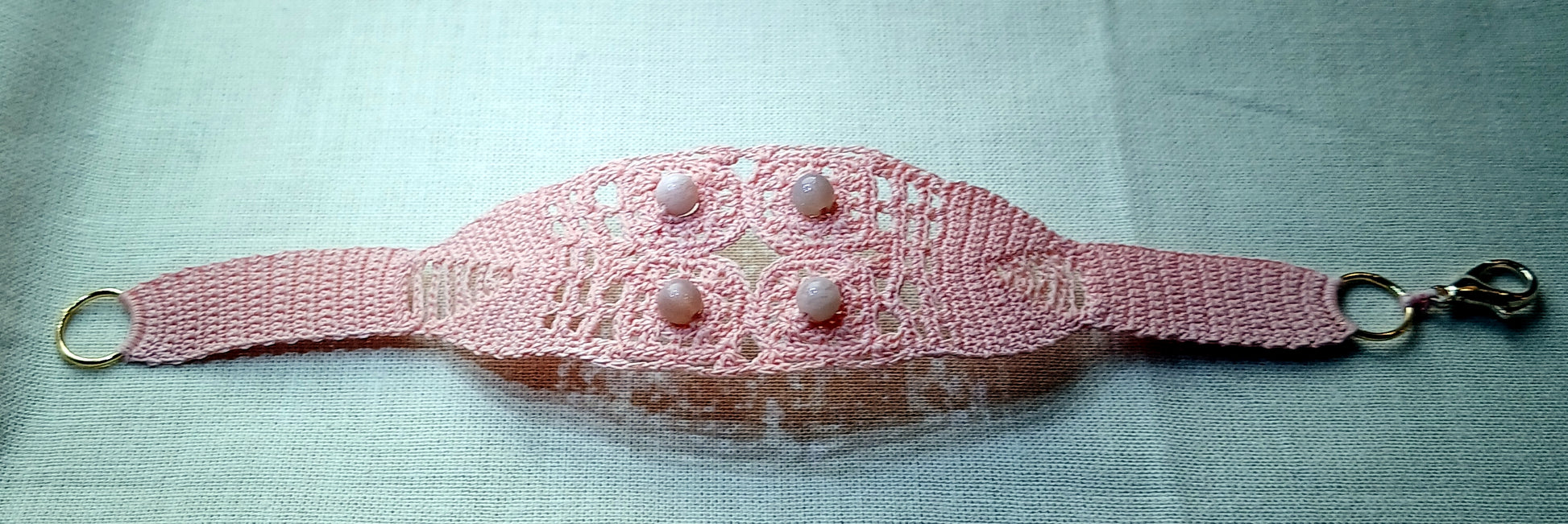 Bracelet Rose perles de pierre de lune rose fait main rance crochet artisanal