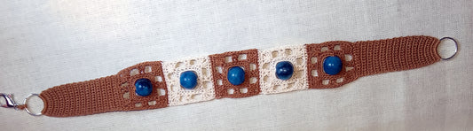 Bracelet Nancy Ann beige et brun perles apatite bleue fait main France crochet artisanal