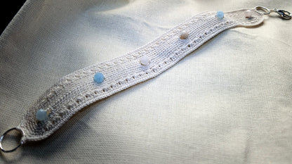 Bracelet beige perles facétées de morganite fait main France crochet artisanal