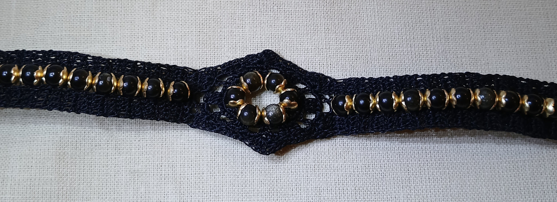 Bracelet noir perles d'Obsidienne dorée fait main France crochet artisanal