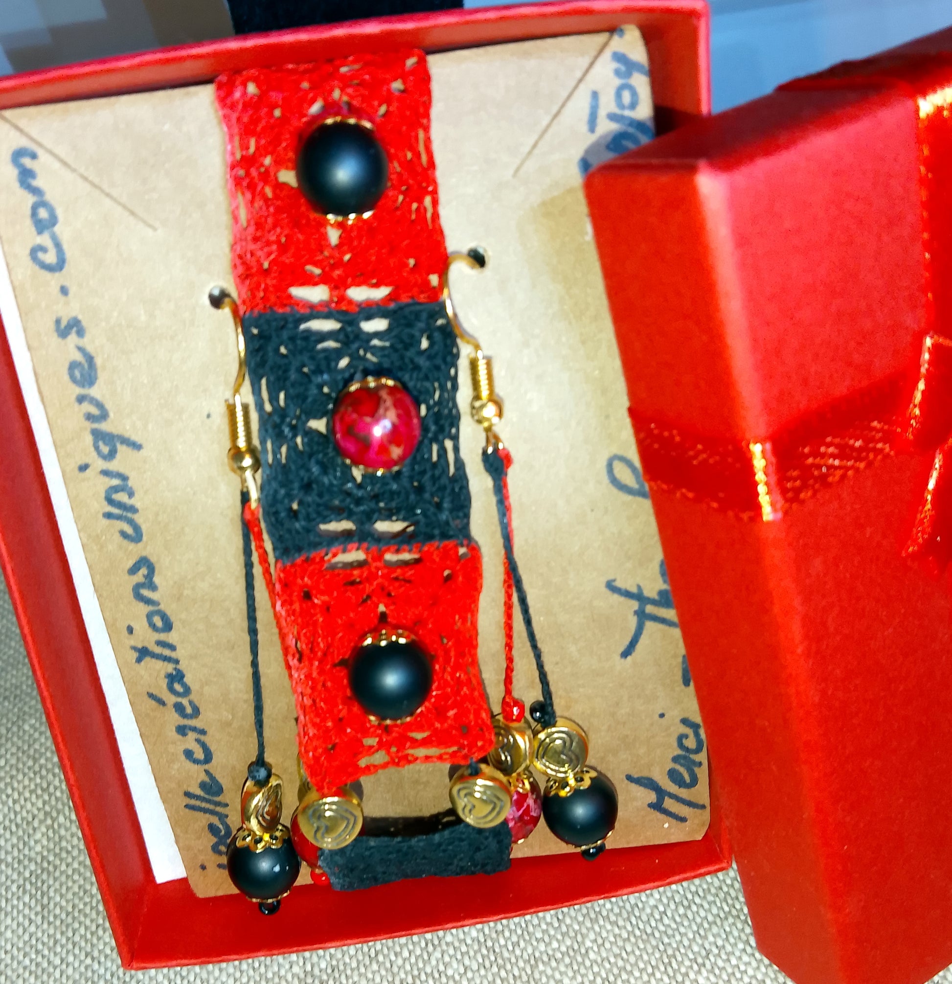 Ensemble bracelet et boucles d'oreilles faits main en France crochet artisanal