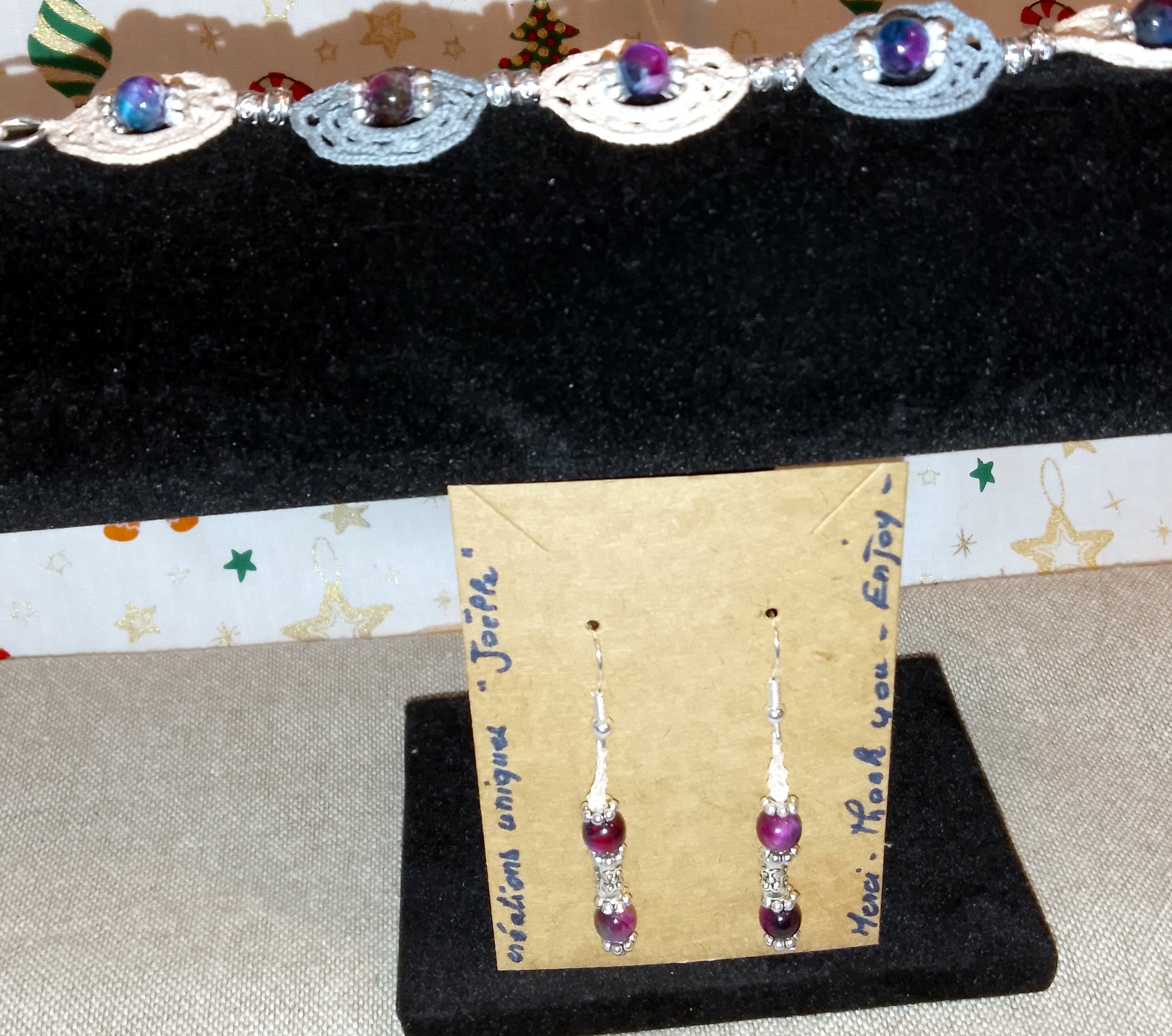 Ensemble bracelet et boucles d'oreilles fait main  en France crochet artisanal perles oeil de tigre multicolores