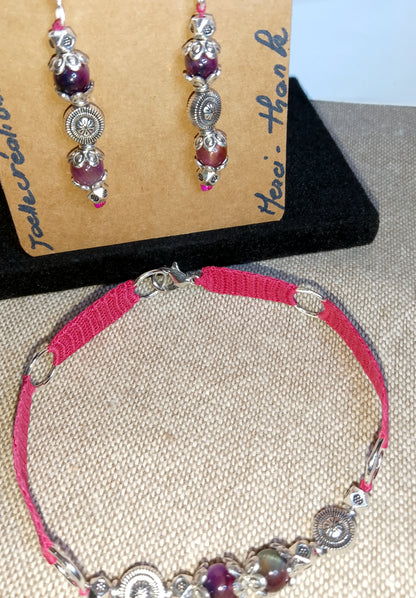 Ensemble bracelet et boucles d'oreilles rose fuschia faits main en France crochet artisanal
