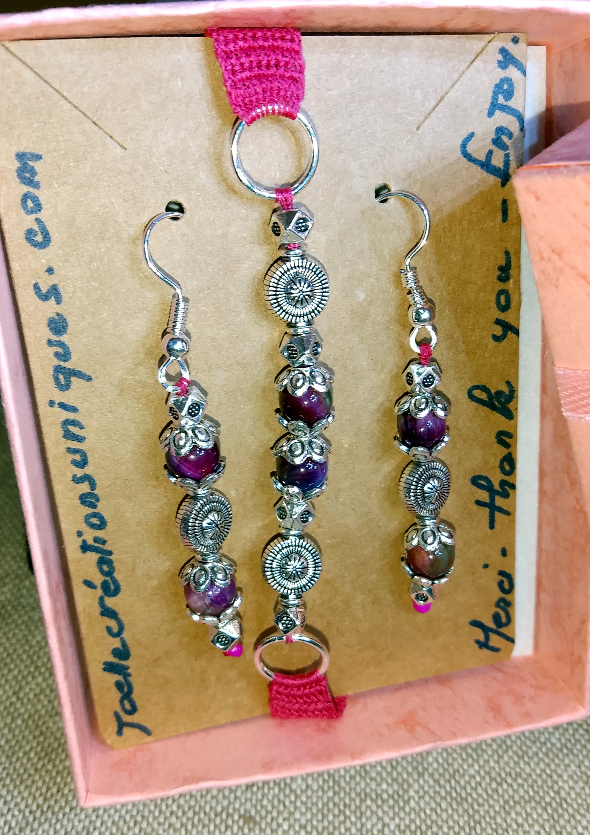 Ensemble bracelet et boucles d'oreilles faits main en France avec perles oeil de tigre multicolores crochet artisanal