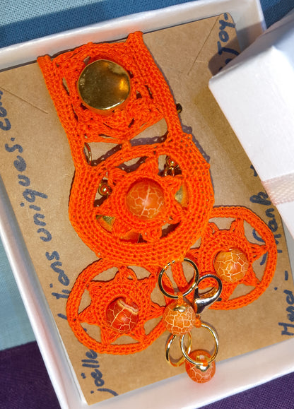 Ensemble bracelet et boucles d'oreilles orange perles veines de dragon fait main en France crochet artisanal