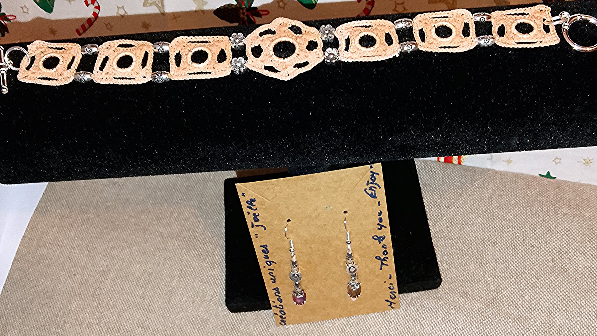 Ensemble bracelet et boucles d'oreilles Solveig fait main en France crochet artisanal