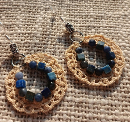 Boucles d'oreilles crochet coton beige clair – Lapis lazuli & Sodalite & Argent 925