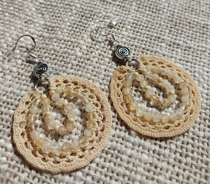 Boucles d'oreilles coton beige clair & perles de citrine facettées