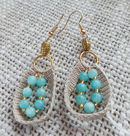 Boucles d'oreilles Crochet Beige Sable – Perles d'Amazonite du Pérou & Doré