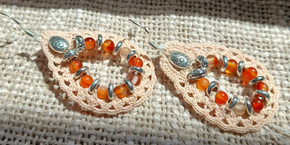 Boucles d'oreilles Crochet Beige Pêche – Perles de Coraline & Argenté
