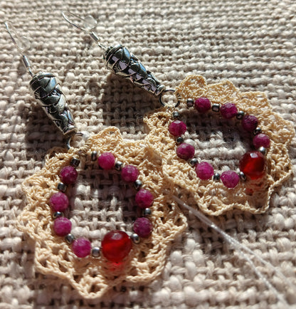 Boucles d'oreilles Crochet Beige Crème – Perles de Rubis Facettées & Argent 925