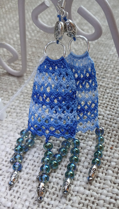 Boucles d'oreilles pendantes — Crochet bleu dégradé & perles aqua aura