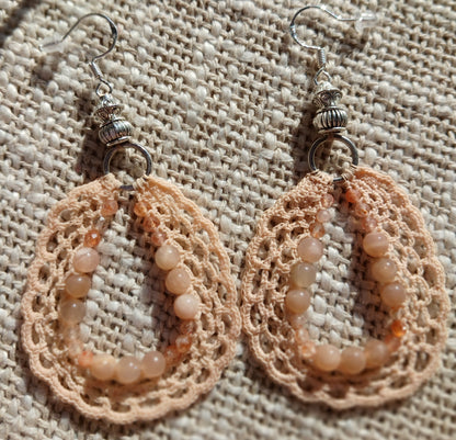 Boucles d'oreilles Pierre de Lune rose & Pierre de Soleil – Crochet coton orangé
