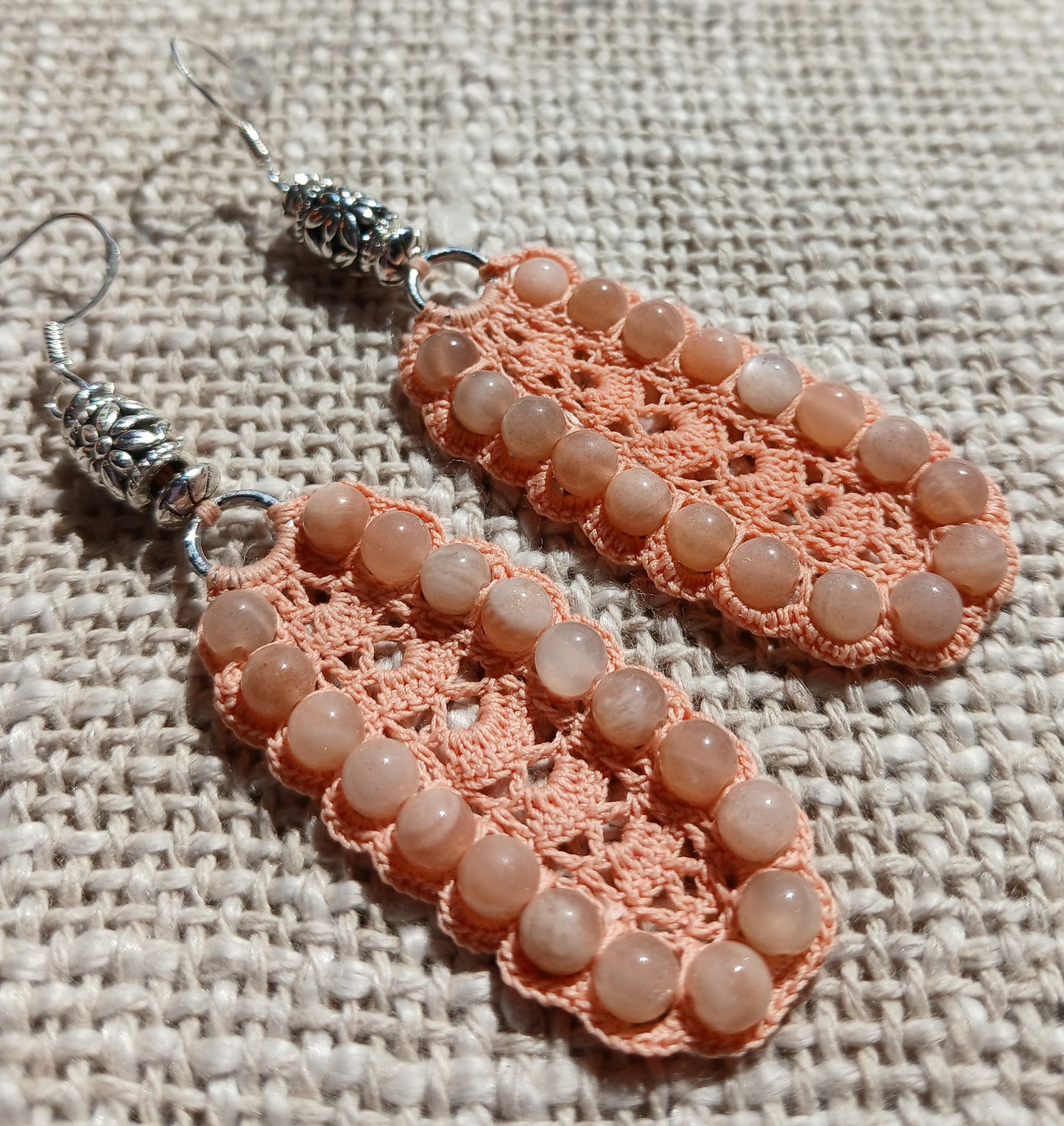 Boucles d'oreilles Dentelle Coton Orangé – Pierres de Lune Rose & Argent 925