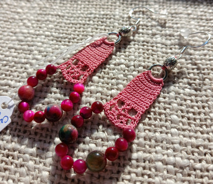 Boucles d'oreilles Œil de Tigre rouge – Crochet coton rose soutenu