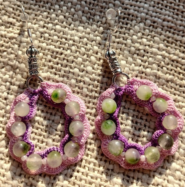Boucles d'oreilles coton violet dégradé & perles de jade violet et vert