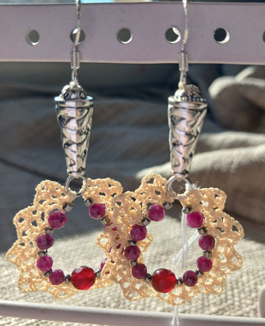 Boucles d'oreilles Crochet Beige Crème – Perles de Rubis Facettées & Argent 925
