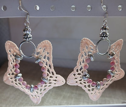 Boucles d'oreilles coton beige & perles de rhodochrosite