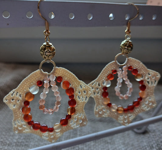 Boucles d'oreilles  Cornaline & Pierre de Soleil — Beige doré