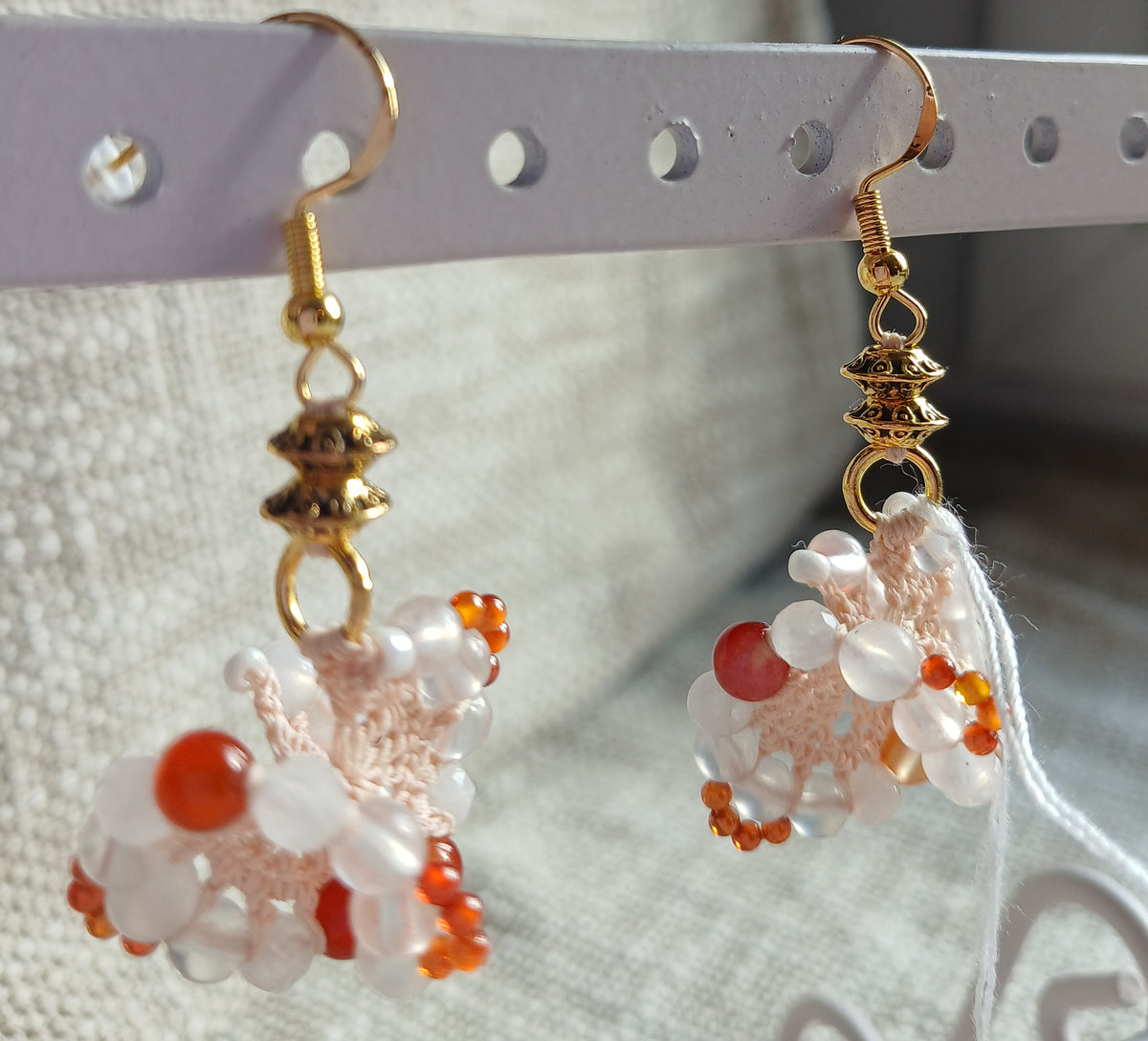 Boucles d'oreilles Pierre de lune bleutée & Cornaline