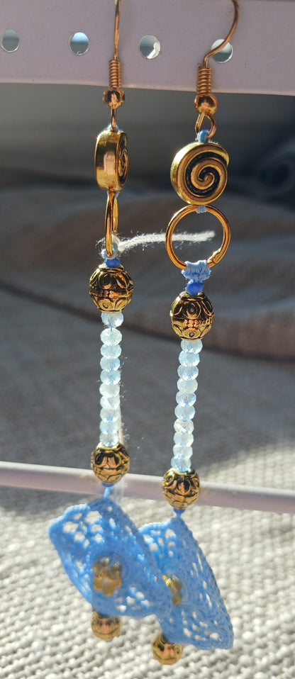 Boucles d'oreilles Crochet Bleu Ciel – Perles d'Aigue-Marine & Doré