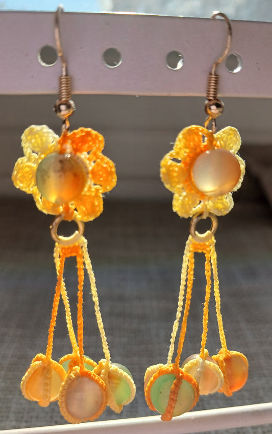 Boucles d'oreilles crochet fleur coton jaune – Agate paon & 4 pendeloques