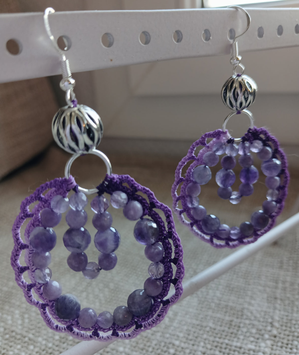 Boucles d'oreilles Améthyste chevron, Améthyste & Lépidolite · Dégradé violet