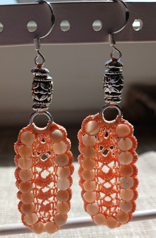 Boucles d'oreilles Dentelle Coton Orangé – Pierres de Lune Rose & Argent 925
