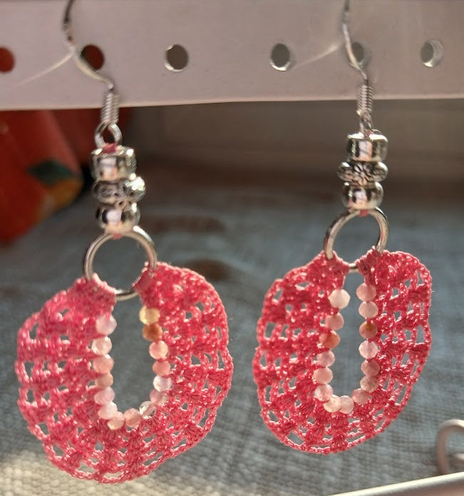 Boucles d'oreilles crochet anneau ovale ajouré rose avec perles de tourmaline rose naturelle translucide et crochet argent 925
