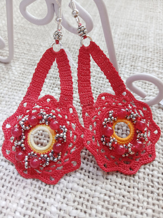 Boucles d'oreilles pendantes — Crochet rouge vermillon, agate rouge & nacre