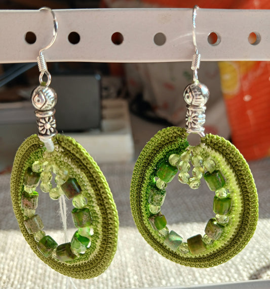 Boucles d'oreilles crochet coton dégradé de verts – Jaspe impérial chauffé & Péridot facetté & Argent sterling